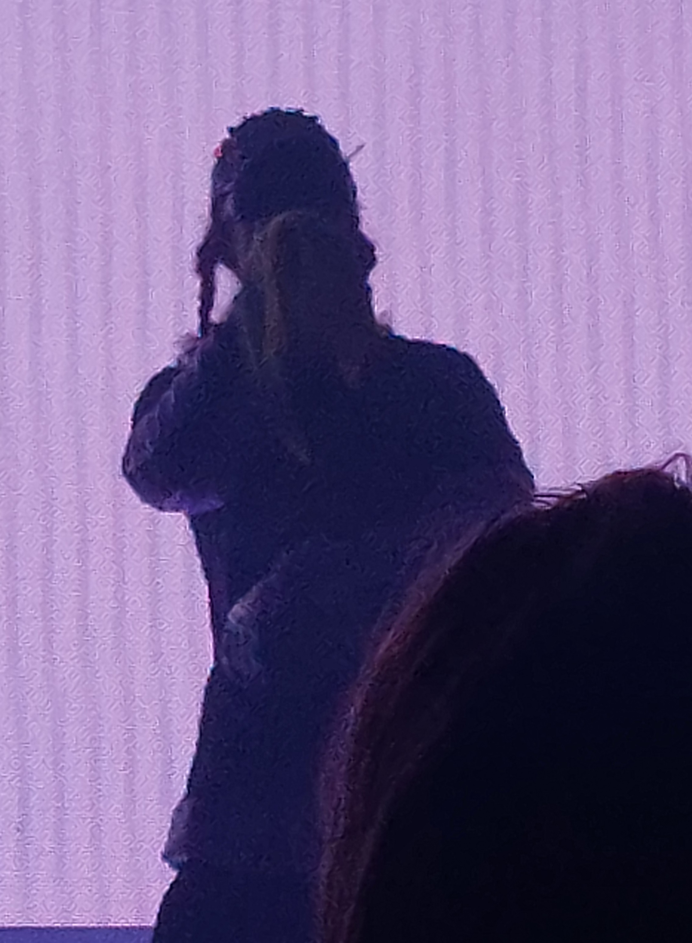 a blurry picture of bladee